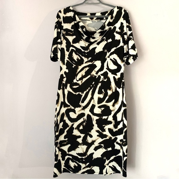 Tradition Patterned Midi Dress - Picture 1 of 5